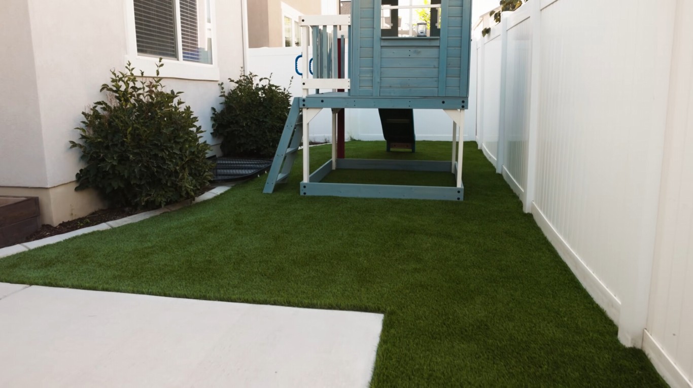 Residential Artificial Grass in Lakeville, MN